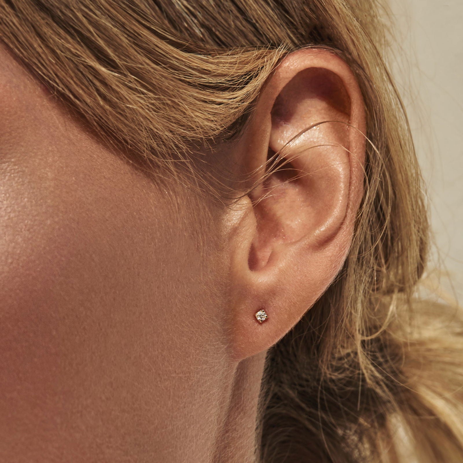 Tiny Diamond Stud (Single)