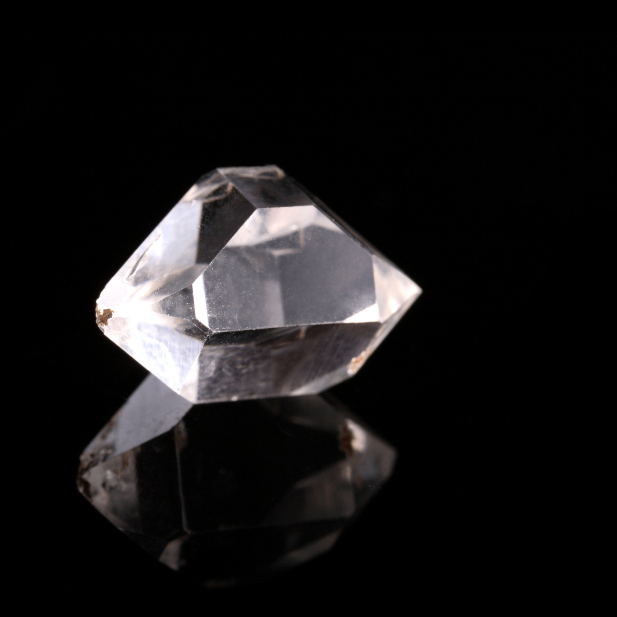 The rise of lab grown diamonds: 5 advantages